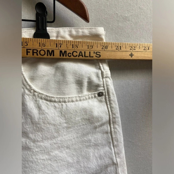 Madewell Relaxed Denim Shorts in Tile White Raw hem Sz 40 - Picture 12 of 13